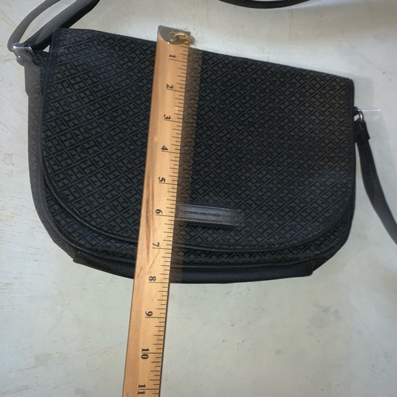 Tommy Hilfiger Black Crossbody Bag - Picture 16 of 16